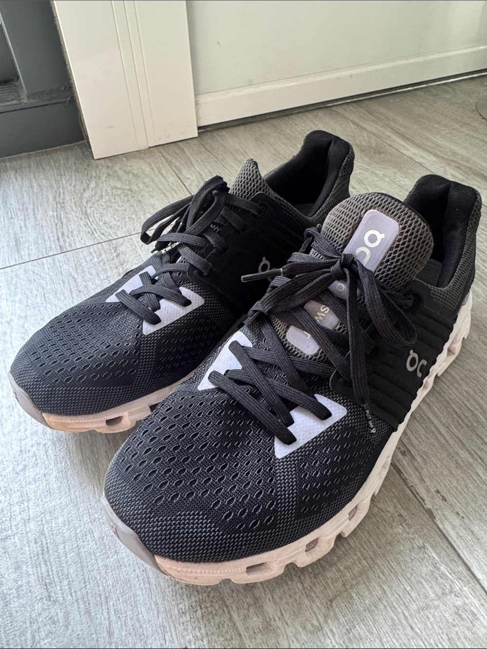 On Running Cloudswift Size 8.5 Athletic Running Shoes Gray Purple On Cloud